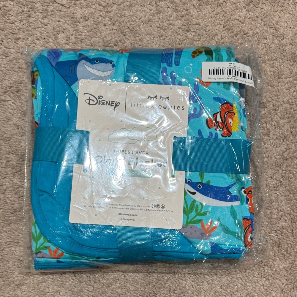 NWT- Disney Nemo Little Sleepies Cloud Blanket - Blue and Orange